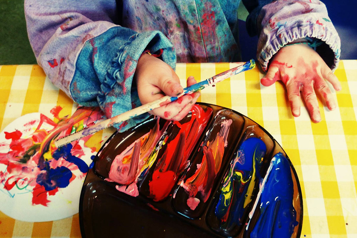 Am spielen in der Spielgruppe Räbelnäschtli